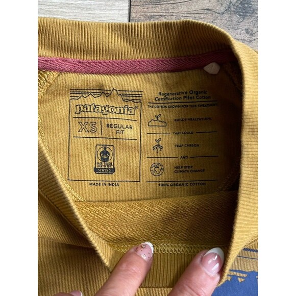 Patagonia Women's Crewneck Outdoors Sweatshirt Size XS Mustard 100% Organic - Picture 5 of 6